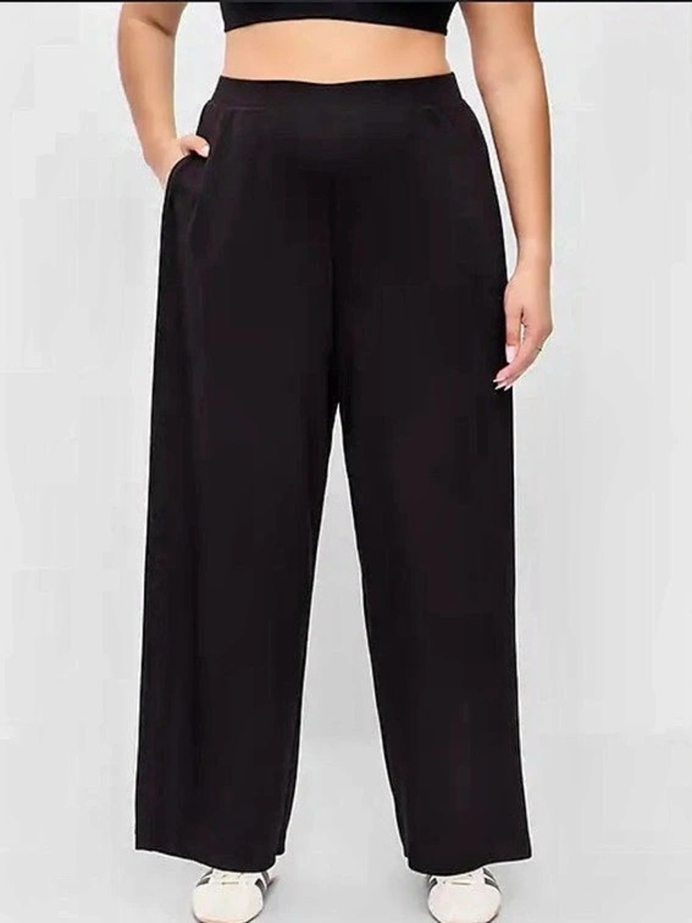 Old Navy High-Waisted Bounce Lite Drapey Wide-Leg Pleated Pants Black Petite